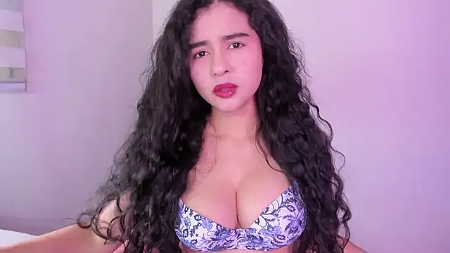 Snapshot of Arianna_Jannes chatting on June 24, 6:17 pm Arianna Jannes online show from June 24, 6:17 pm