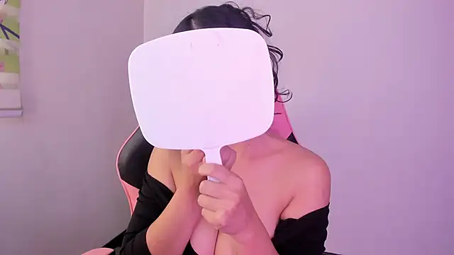 Arianna Jannes online show from April 17, 6:00 pm