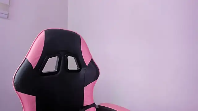 Snapshot of Arianna_Jannes chatting on March 1, 6:30 pm Arianna Jannes online show from March 1, 6:30 pm