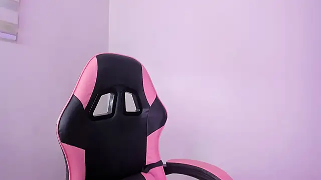 Snapshot of Arianna_Jannes chatting on February 21, 5:15 pm Arianna Jannes online show from February 21, 5:15 pm