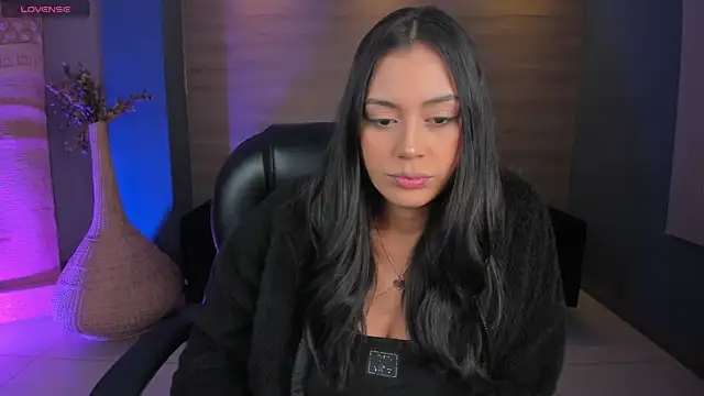 AmbarJames  online show from December 17, 11:59 am