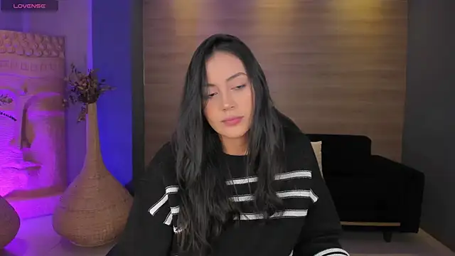 AmbarJames  online show from December 19, 1:35 pm