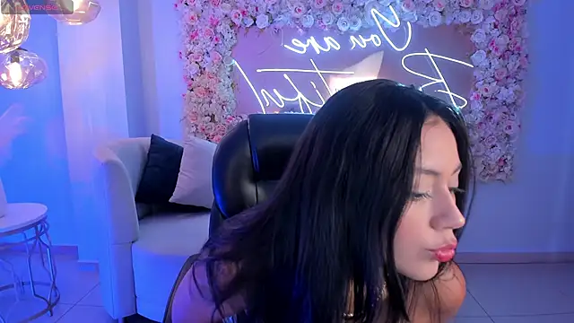AmbarJames  online show from October 5, 11:12 am