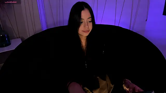 AmbarJames  online show from January 14, 11:58 am