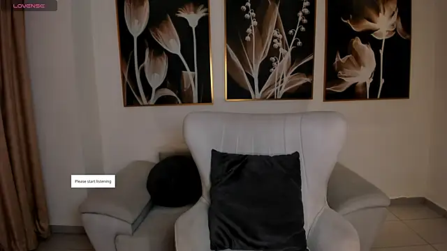 AmbarJames  online show from May 11, 11:55 am
