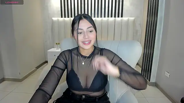 Snapshot of AmbarJames_ chatting on June 9, 6:31 pm AmbarJames online show from June 9, 6:31 pm