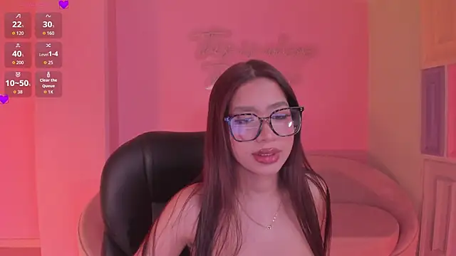 SophieHouston  online show from July 7, 6:47 am