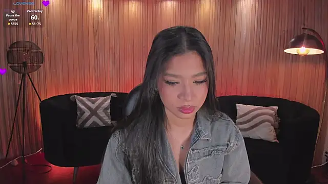 SophieHouston  online show from April 14, 3:44 am