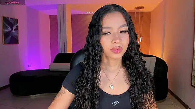 SophieHouston  online show from December 4, 4:22 am