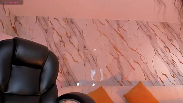 SophieHouston  online show from May 28, 4:09 am