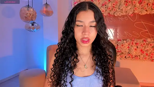 SophieHouston  online show from October 3, 4:36 am