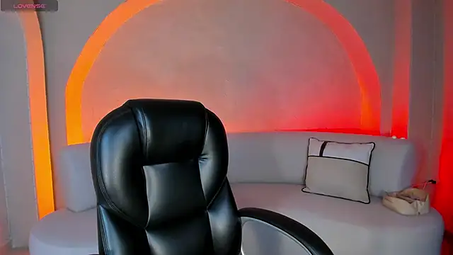 SophieHouston  online show from October 25, 4:55 am