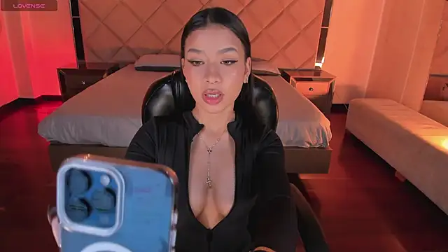 SophieHouston  online show from March 8, 4:05 am