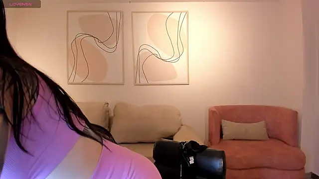 Snapshot of MilaLawrence chatting on June 4, 1:27 pm MilaLawrence online show from June 4, 1:27 pm