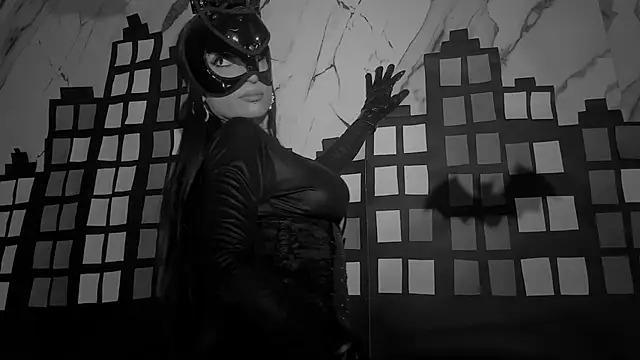 MilaLawrence online show from October 28, 1:32 pm