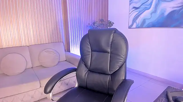 MilaLawrence online show from November 12, 3:05 pm