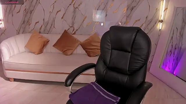 MilaLawrence online show from October 25, 12:17 pm