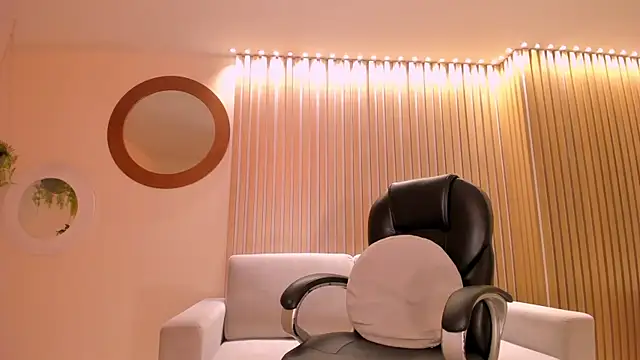 MilaLawrence online show from January 8, 11:16 am