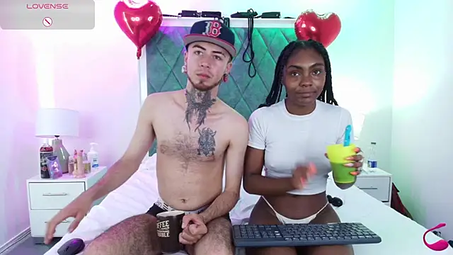 Snapshot of Asha_zuri_and_adam chatting on October 23, 12:26 pm Asha zuri and adam online show from October 23, 12:26 pm