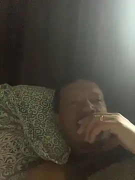 Snapshot of PIROCAGG21 chatting on November 8, 4:43 pm PIROCAGG21 online show from November 8, 4:43 pm