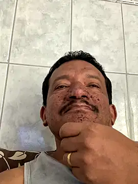 Snapshot of PIROCAGG21 chatting on November 28, 1:33 pm PIROCAGG21 online show from November 28, 1:33 pm