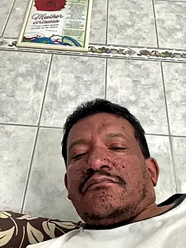 Snapshot of PIROCAGG21 chatting on September 29, 1:17 pm PIROCAGG21 online show from September 29, 1:17 pm