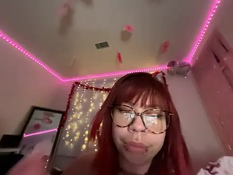 moan4mona online show from March 26, 4:22 am