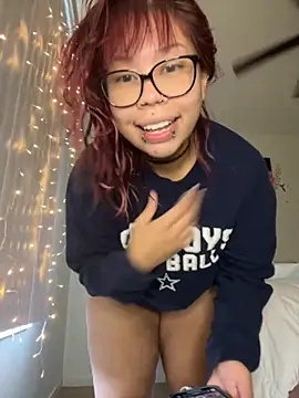 Snapshot of moan4mona chatting on October 19, 6:10 pm moan4mona online show from October 19, 6:10 pm