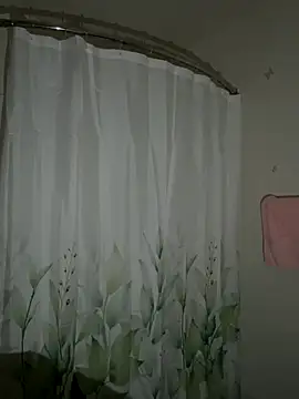 Snapshot of moan4mona chatting on November 17, 1:20 am moan4mona online show from November 17, 1:20 am