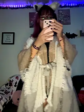 Snapshot of moan4mona chatting on November 7, 3:44 am moan4mona online show from November 7, 3:44 am