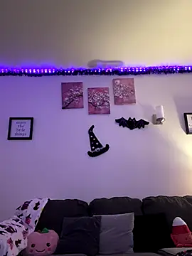 Snapshot of moan4mona chatting on October 25, 2:33 am moan4mona online show from October 25, 2:33 am