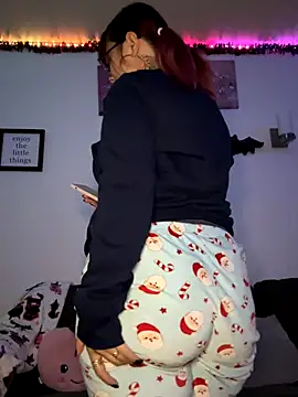 Snapshot of moan4mona chatting on November 6, 1:42 am moan4mona online show from November 6, 1:42 am