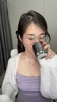 Qianqian-888 online show from December 18, 1:00 am