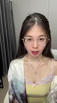 Qianqian-888 online show from December 2, 1:06 am