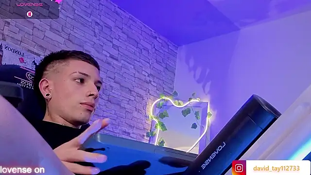boyfox tay online show from February 13, 11:05 pm