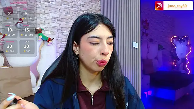 Snapshot of juno_tay chatting on December 15, 11:49 am juno tay online show from December 15, 11:49 am