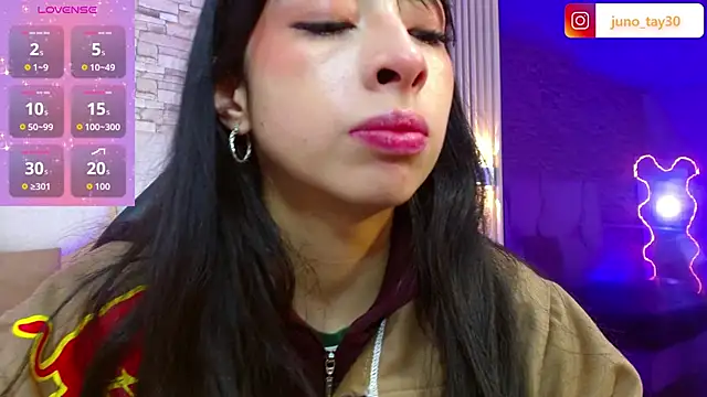 Snapshot of juno_tay chatting on November 21, 11:42 am juno tay online show from November 21, 11:42 am