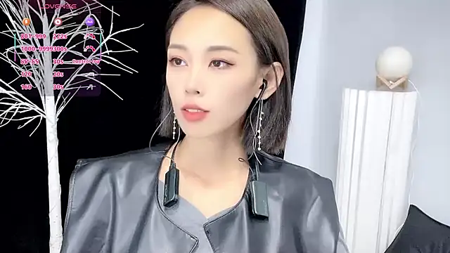 xiaoyue8888 online show from September 29, 1:56 am