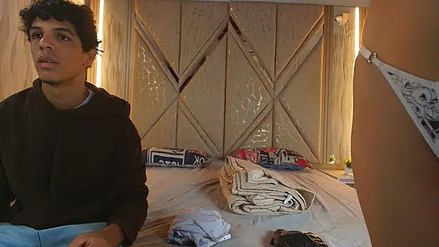 Hotcouple 222 online show from March 23, 7:25 pm