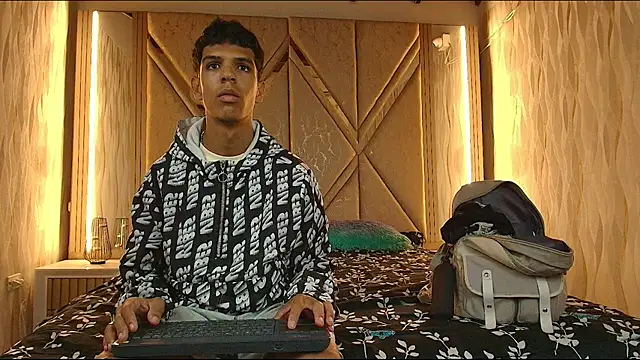 Hotcouple 222 online show from December 22, 7:30 am