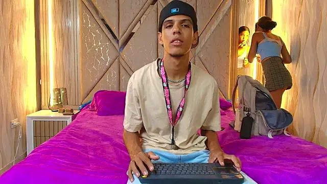 Hotcouple 222 online show from November 13, 7:45 am