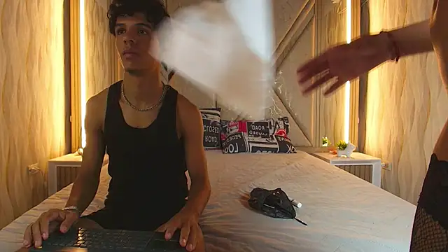 Hotcouple 222 online show from March 19, 7:30 am