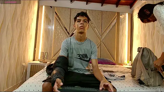 Hotcouple 222 online show from December 20, 7:22 am