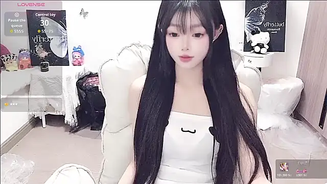 Snapshot of -EEBABY chatting on June 1, 2:50 pm -EEBABY online show from June 1, 2:50 pm