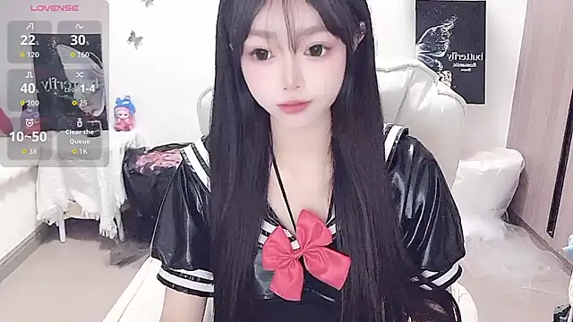 Snapshot of -EEBABY chatting on May 8, 6:23 pm -EEBABY online show from May 8, 6:23 pm