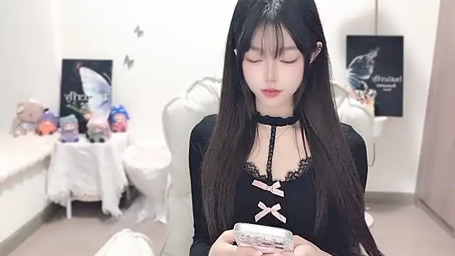 -EEBABY online show from November 28, 8:20 pm