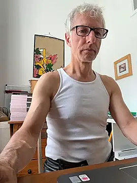 SexyLeon8 online show from July 8, 12:39 pm