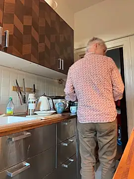 Snapshot of SexyLeon8 chatting on November 21, 8:46 am SexyLeon8 online show from November 21, 8:46 am