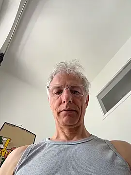 SexyLeon8 online show from June 16, 9:20 am