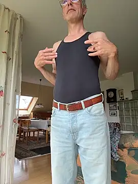 SexyLeon8 online show from June 3, 5:52 am